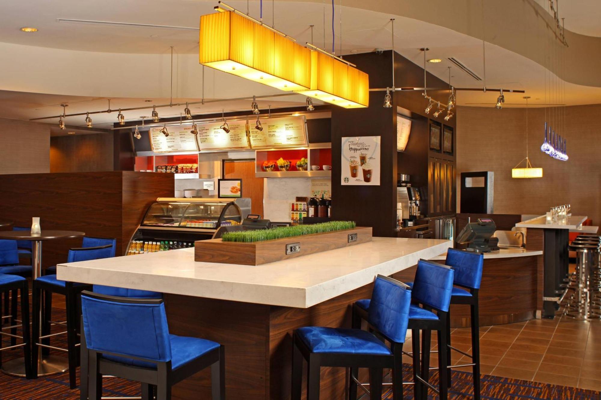 Courtyard By Marriott Baltimore Downtown/Inner Harbor Exterior photo